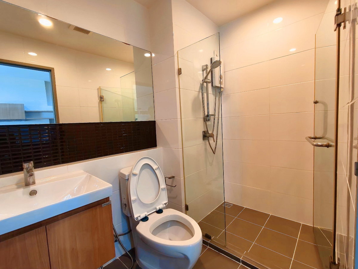 รูป ขายพร้อมผู้เช่า คอนโดติด BTS วุฒากาศ เหมาะสำหรับนักลงทุนที่ใช้เงินไม่ถึง 3 ล้าน แต่สร้างผลตอบแทนได้มากกว่า 5.5% ต่อปี ผู้เช่าต่อสัญญายาวถึงมีนา ปี2570 - รูปที่ 4/13