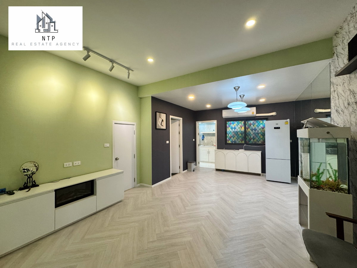 รูป ให้เช่า 🚨 Townhome 3 ชั้น ทำเลดี รถไม่ติด หน้าหมู่บ้านมี Community Mall เดินไปได้เลย ใกล้ Mega Bangna ไม่ถึง 10 นาที บ้านติดถนนสุขาภิบาล2 ใกล้เจโม - รูปที่ 4/45