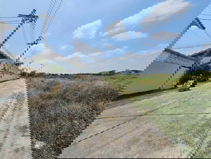 รูป ขายที่ดิน ทำเลทอง ติดถนนคอนกรีต ใกล้สนามบินสุรรณภูมิ - รูปที่ 5/7