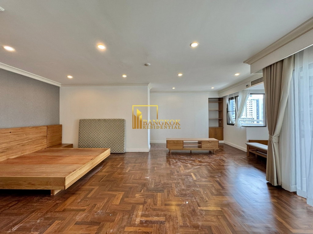 รูป Expansive 3 Bedroom Duplex Apartment in Phrom Phong Area - BR0119AP - รูปที่ 29/50
