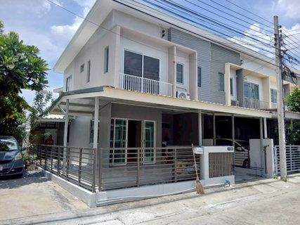 รูปภาพ Townhouse for rent at the corner of The Connect Chaengwattana Tel.0999983897