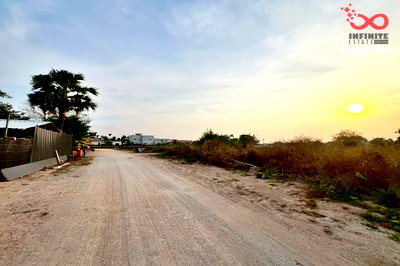 ที่ดิน ถนนพรประภานิมิต : ขายที่ดิน 50 ตร.ว.พรประภานิมิตร 33 พัทยา-บางละมุง ชลบุรี ถมแล้ว