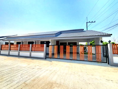 เช่าบ้านเดี่ยว สารภี เชียงใหม่ : ปล่อยเช่าบ้านใหม่พร้อมเฟอร์ฯ โซนสารภีหลังเทศบาลขัวมุง เดินทางสะดวกมาก หน้าปากซอยมี 7-11 , ตลาดสด