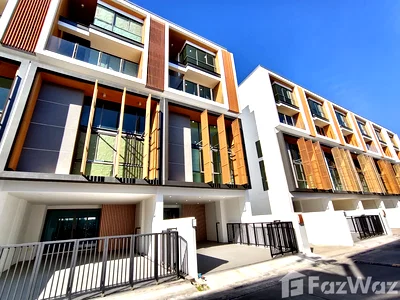 Townhouses for sale Bangkok : 2 Bedroom Townhouse for sale at Sho Phatthanakan 32  6131023