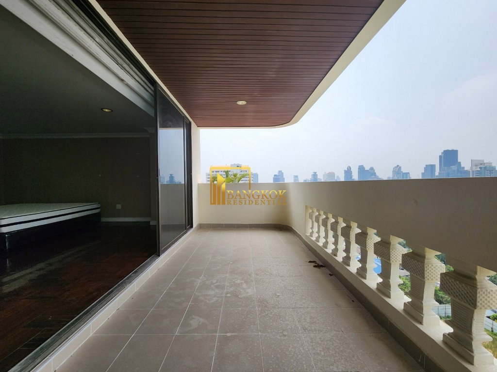 รูป Desirable 4 Bedroom Duplex Apartment in Phrom Phong Area - BR0452AP - รูปที่ 21/39