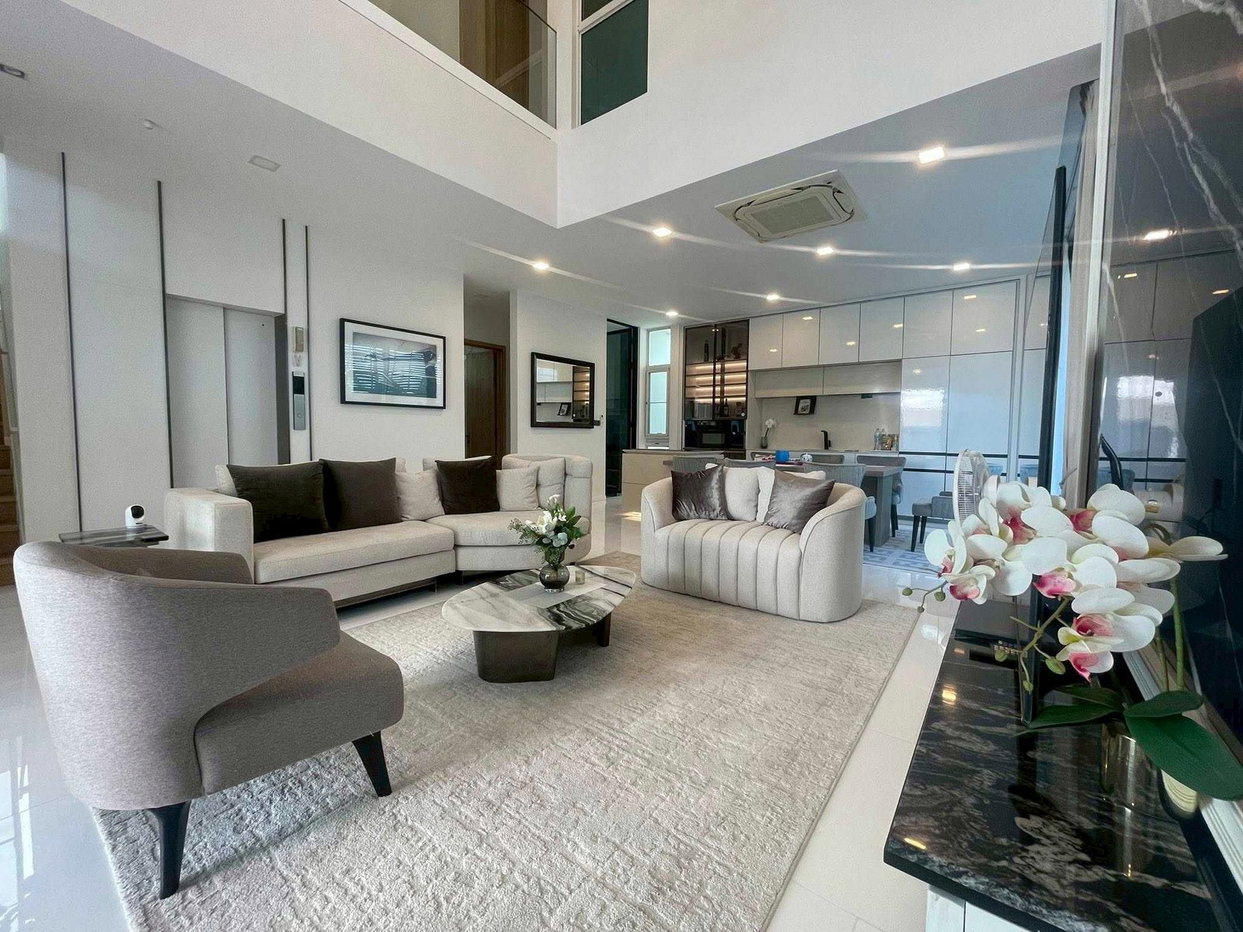รูป Luxury House for Rent Ekkamai-Ramindra | Family Home Prime Location | Near BTS Mayalap | 220,000 THB/Month- LTH14859 - รูปที่ 4/6