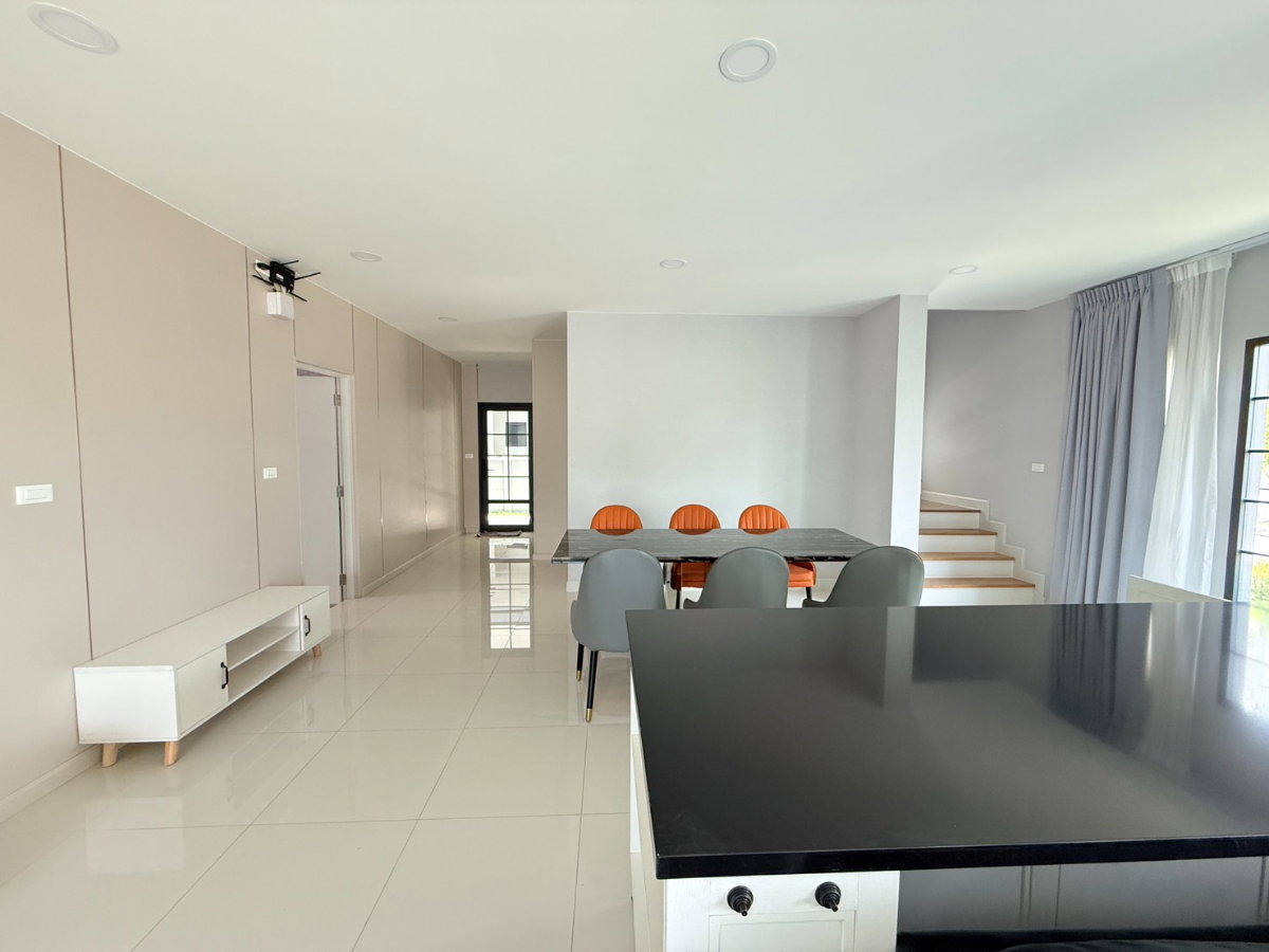 รูป ให้เช่า Centro Bangna บ้านเดี่ยว 2 ชั้น 296 sq.m. ฟังก์ชัน 4 ห้องนอน 4 ห้องน้ำ 3 จอดรถ.พร้อมเข้าอยู่ - รูปที่ 10/16