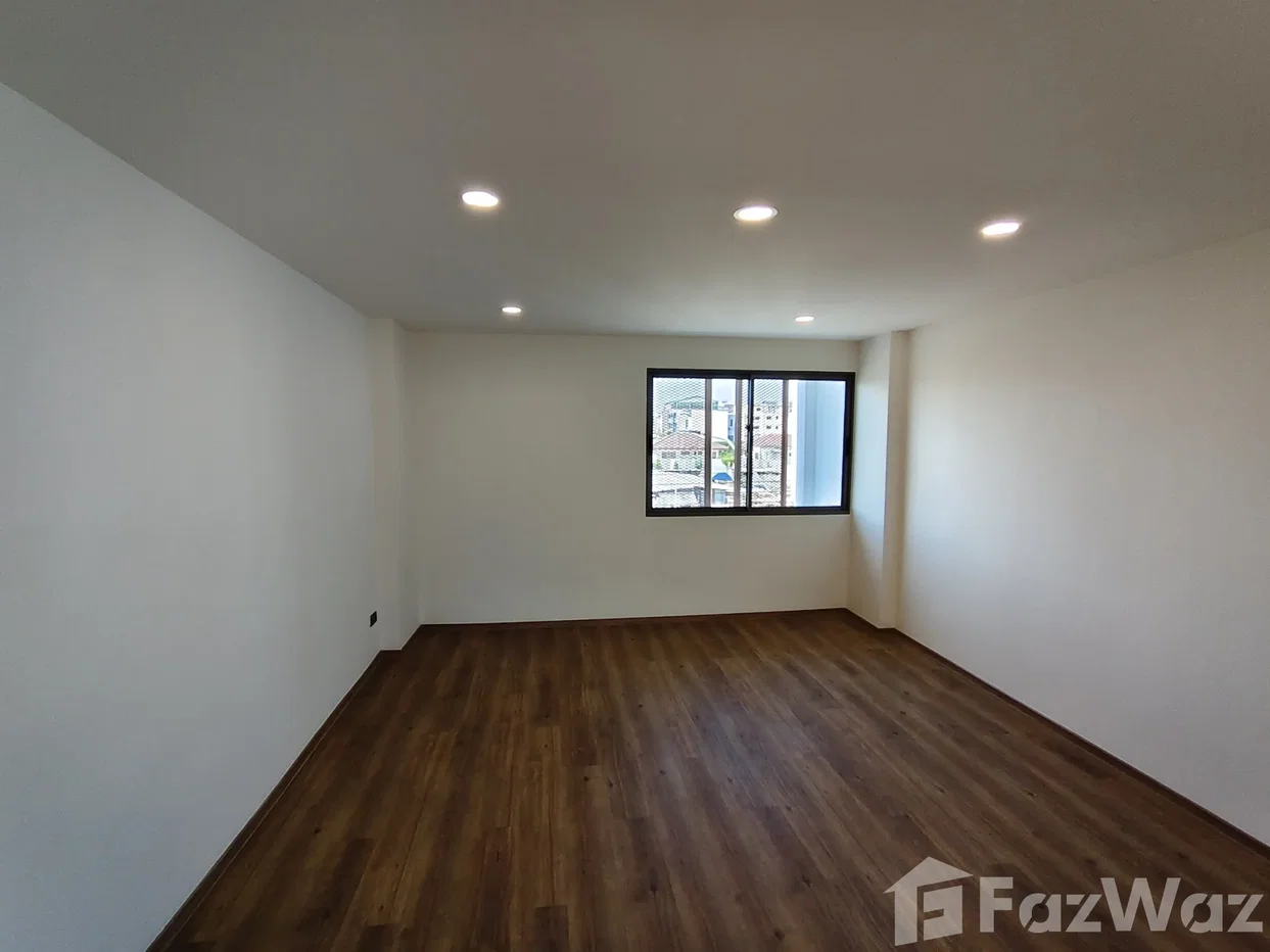 รูป [ขาย] SHO PHATTHANAKARN 32 ทาวน์โฮม ขนาด 4.5 ชั้น (Unit no: 68) 6131023 - รูปที่ 39/94