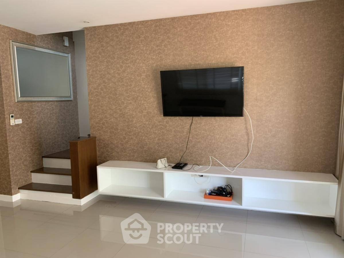 รูป ทาวน์เฮ้าส์ 3-ห้องนอน ใน หัวหมาก (ID 2020909) - รูปที่ 2/8