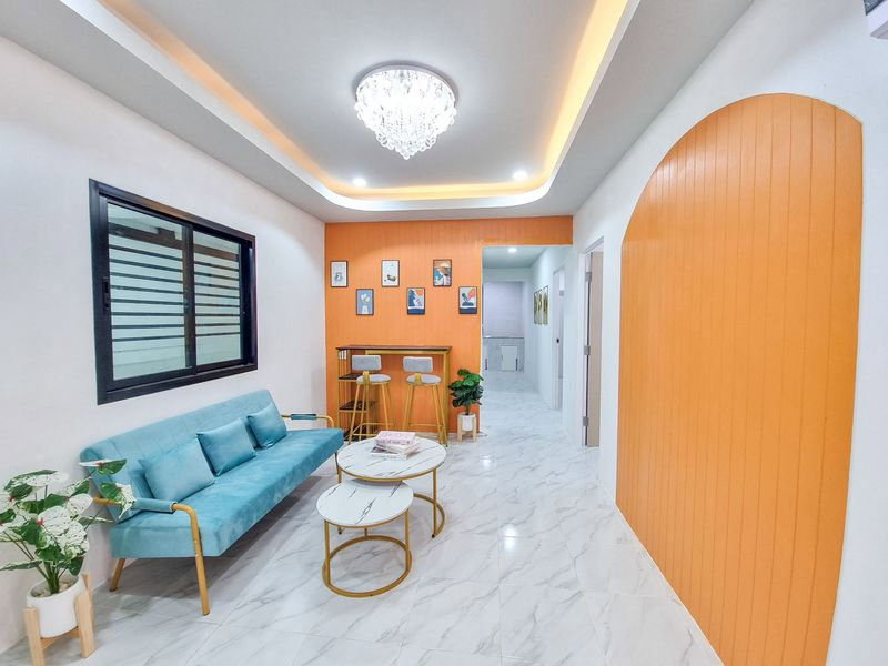 รูป ขายด่วน! บ้านเดี่ยวรีโนเวทใหม่ ใกล้เครือสหพัฒน์-นิคมแหลมฉบัง - รูปที่ 2/11