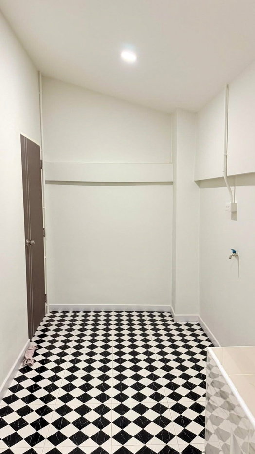 รูป 3 Bedroom Townhouse for Sale East Pattaya - รูปที่ 8/16