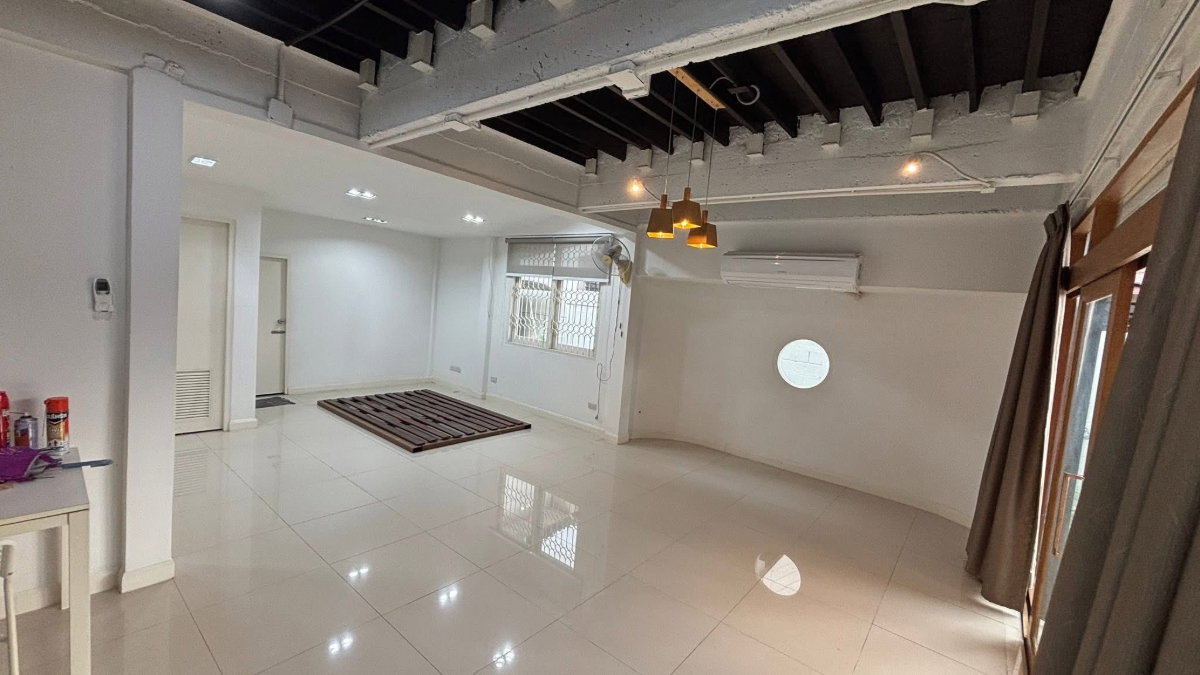 รูป R107 📣บ้านเดี่ยวรีโนเวทใหม่ ทำเลทอง ลาดพร้าว-วังหิน 74 ใกล้แหล่งของกิน คาเฟ่ ร้านดังเพียบ 🌟 เพียง 14.9 ล้านบาท - รูปที่ 11/13