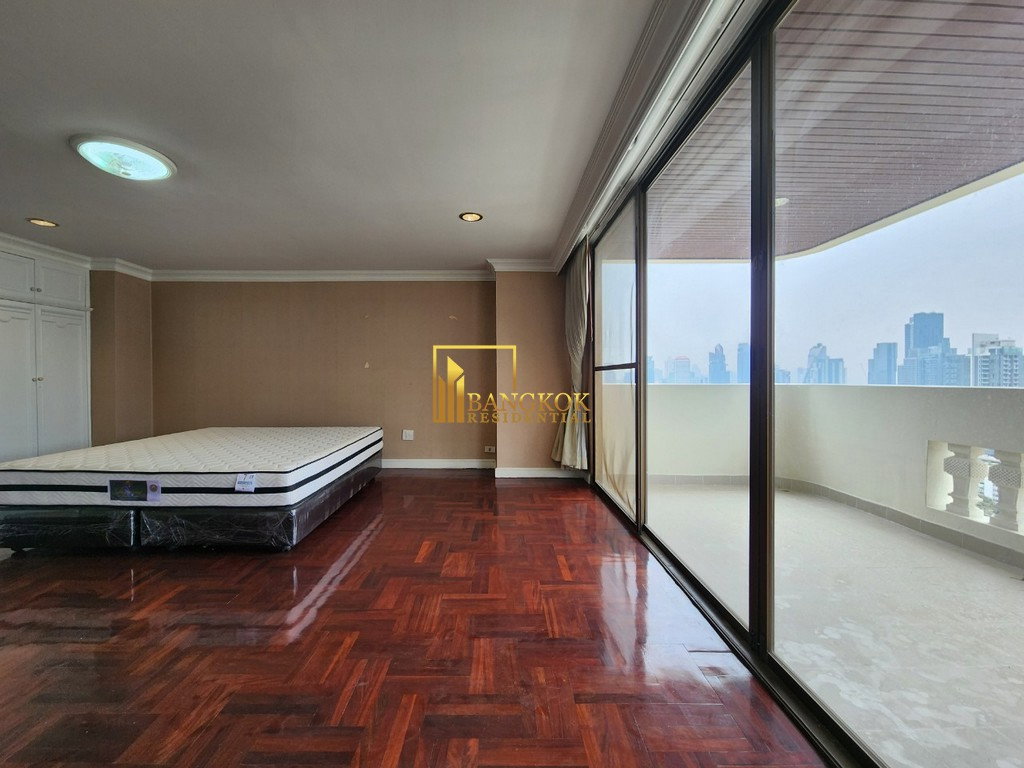 รูป Desirable 4 Bedroom Duplex Apartment in Phrom Phong Area - BR0452AP - รูปที่ 18/39