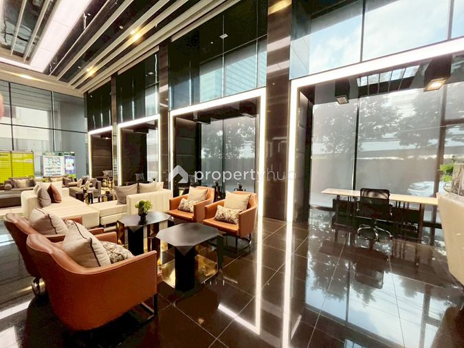 Knightsbridge Space Rama 9