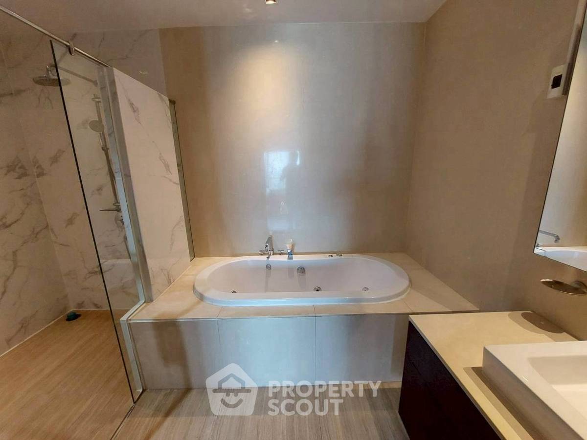 picture 2-BR Condo at The Madison near BTS Phrom Phong (ID 2773389) - 17/18