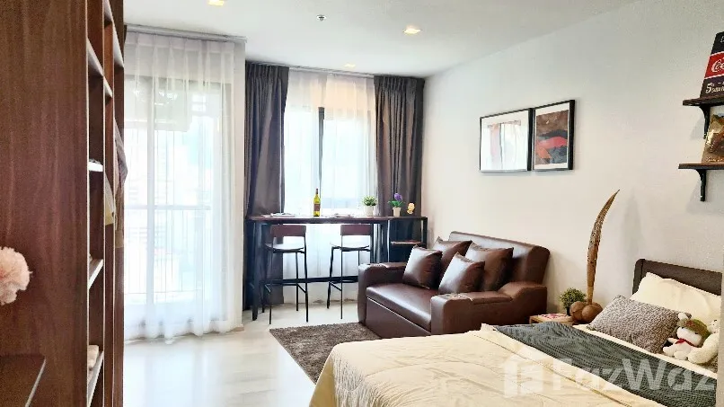 picture Life One Wireless, Studio type. 6147871 - 11/16