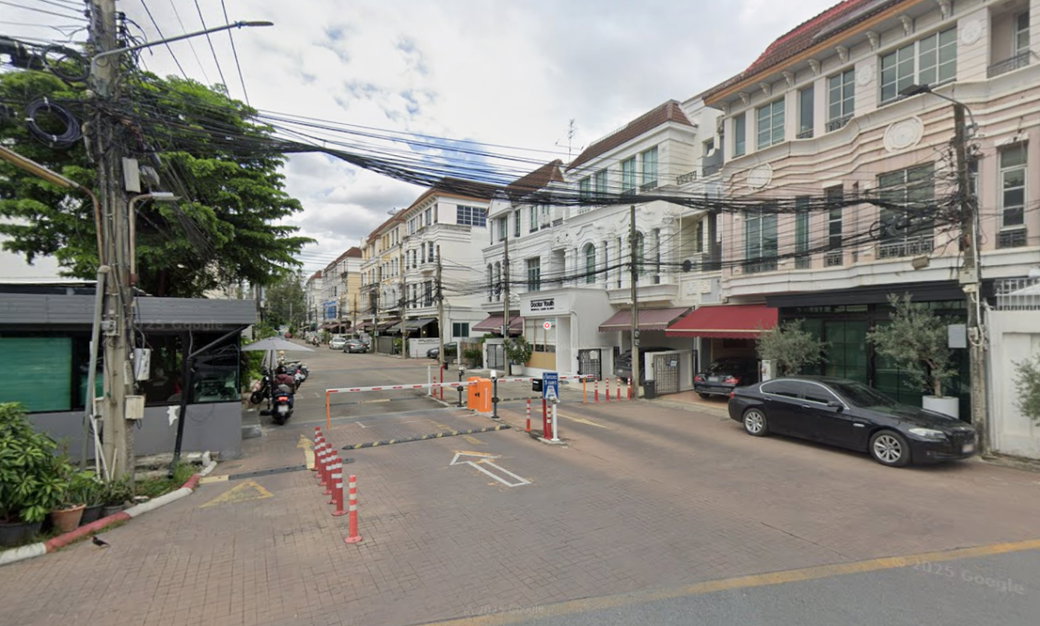 Project Baan Klang Mueang The Paris Ratchavipha  Picture - 2/2