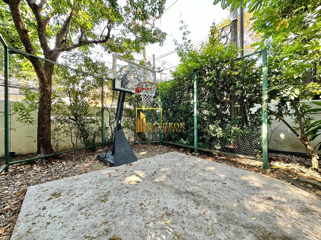 รูป Expansive 3 Bedroom Apartment For Rent in Asoke Area - BR21393AP - รูปที่ 37/41