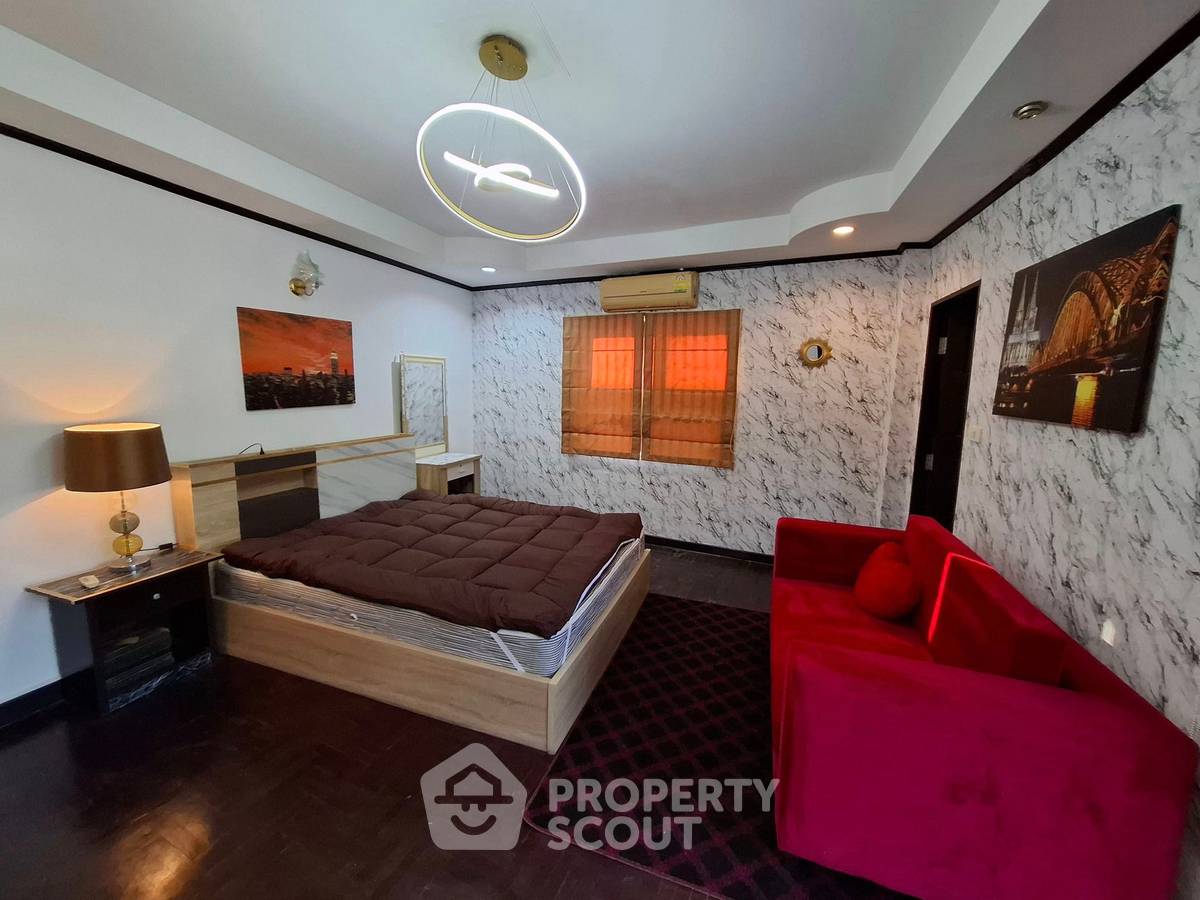 รูป ทาวน์เฮ้าส์ 4-ห้องนอน ใกล้ เมืองพัทยา (ID 1510147) - รูปที่ 16/20