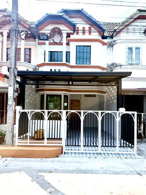 ทาวน์โฮม กรุงเทพมหานคร : ขายทาวน์เฮ้าส์รีโนเวท 2 ชั้น ม.ทาวน์แอนด์คันทรี หนองจอก 3 ห้องนอน ราคา 1.89 ล้านบาท