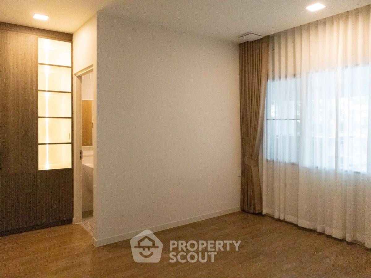 รูป บ้าน 4-ห้องนอน ที่ บ้านมัณฑนา บางนา กม. 15 ใน บางโฉลง (ID 2775140) - รูปที่ 9/34