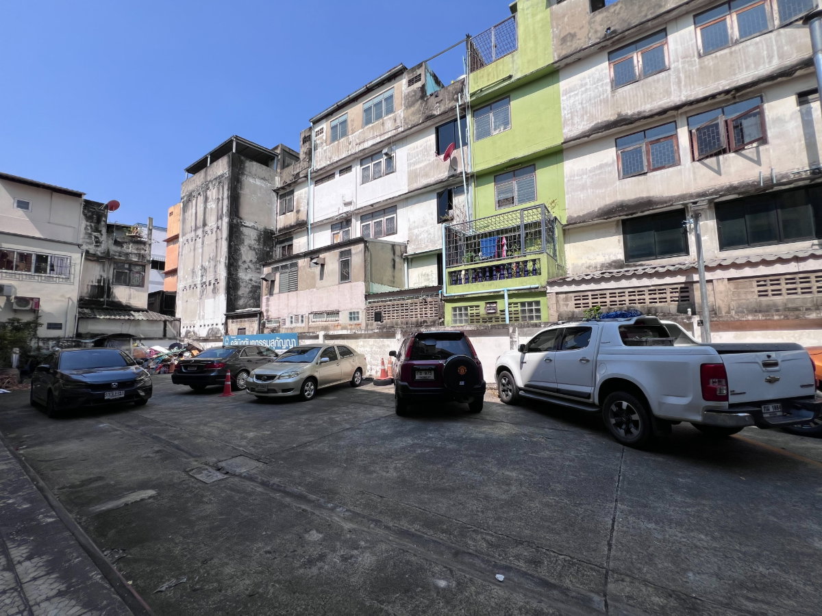 รูป ขายตึกแถว 3 ชั้น 5 คูหา @ตลาดการค้าหนองแขม 81/ 43.7  ตรว   6 ห้องน้ำ ห่างปากซอยแค่ 15 เมตร - รูปที่ 2/7