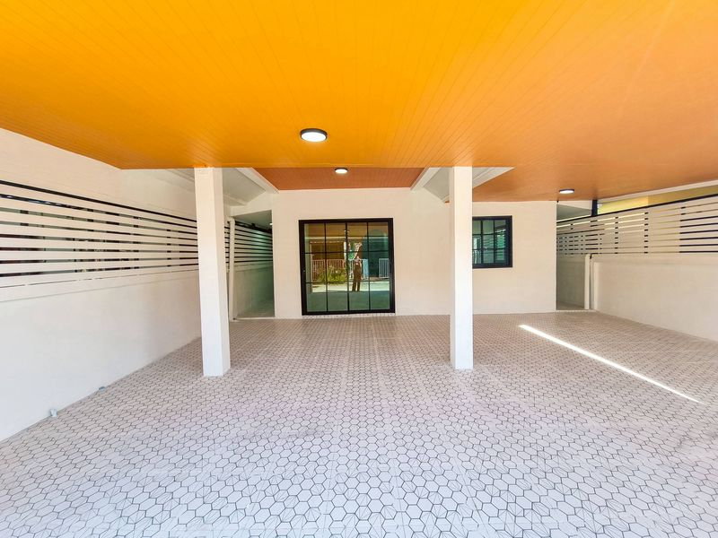 รูป ขายด่วน! บ้านเดี่ยวรีโนเวทใหม่ ใกล้เครือสหพัฒน์-นิคมแหลมฉบัง - รูปที่ 10/11