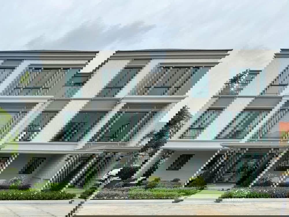 รูป ทาวน์เฮ้าส์ให้เช่า ✨ Baan Klang Muang Classe Sukhumvit 77 ✨ 3 ห้องนอน 3 ห้องน้ำ เฟอร์นิเจอร์ และ เครื่องใช้ไฟฟ้าครบ - รูปที่ 2/11