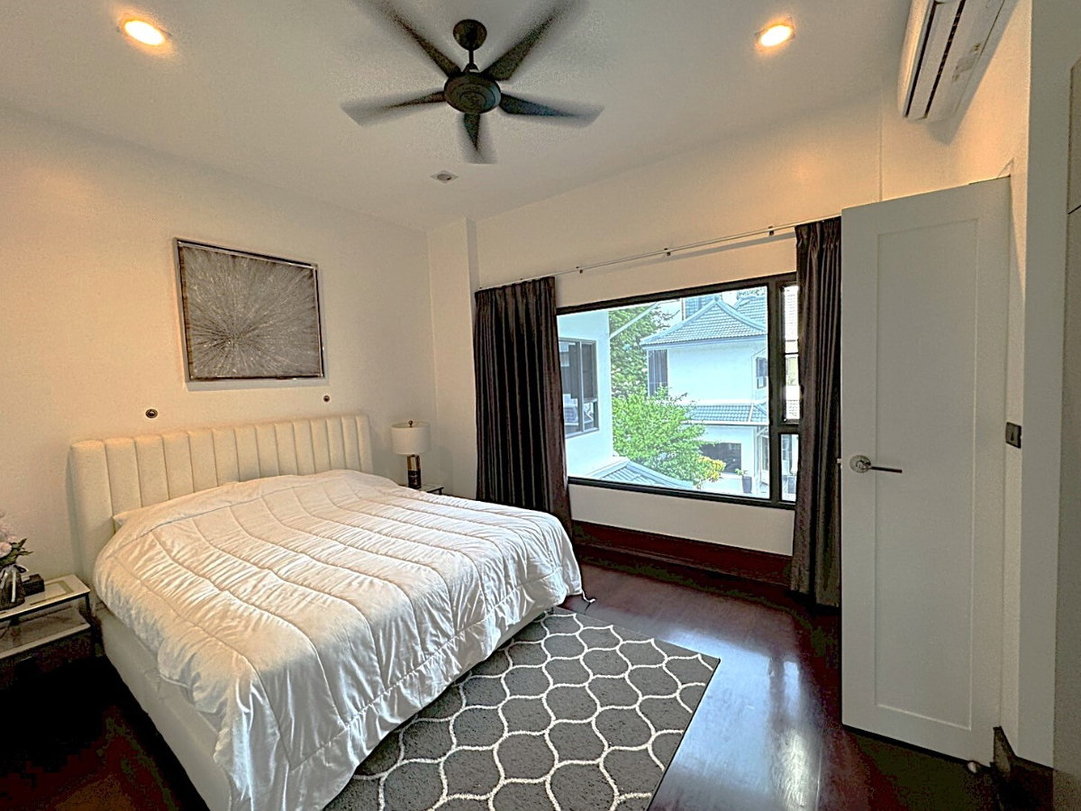 รูป บ้านหรู พร้อมสระว่ายน้ำส่วนตัว ใจกลางทองหล่อ ** NO CO-AGENT ** - รูปที่ 13/16