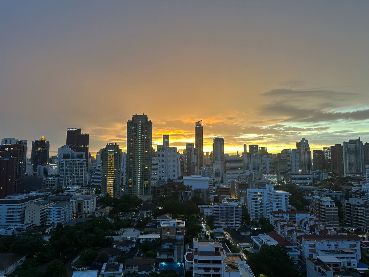 รูป ให้เช่าคอนโด Ds Tower 2 สุขุมวิท 39 ชั้นสูง วิวไม่บล็อค ระเบียงกว้าง ตกแต่างเฟอร์นิเจอร์ครบพร้อมเข้าอยู่ ใกล้ BTS อโศก และ ใกล้ MRT สุขุมวิท-RW007829 - รูปที่ 10/17