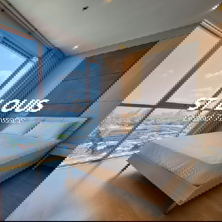 รูป 🏙️ ให้เช่าคอนโดเซ็นต์หลุยส์ แกรนด์ เทอเรส ใกล้ BTS เซนต์หลุยส์เพียง 120 ม. เดินทางสะดวก ใจกลางสาทร🚆🌳 LINE : @steadfastre - รูปที่ 1/12