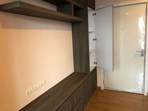 ให้เช่าคอนโด The Tree Interchange พร้อมเข้าอยู่สนใจติดต่อ Line @goodmanpro หรือ โทร 0999029192