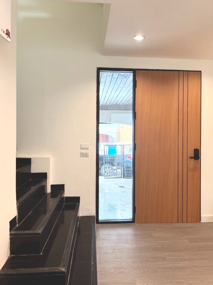 รูป 🏠💫 ปล่อยเช่าทาวน์โฮม 3 ชั้น รีโนเวทใหม่ ครัวจัดเต็ม ทำเลเลียบด่วน–เอกมัย 💫🏠 - รูปที่ 13/20