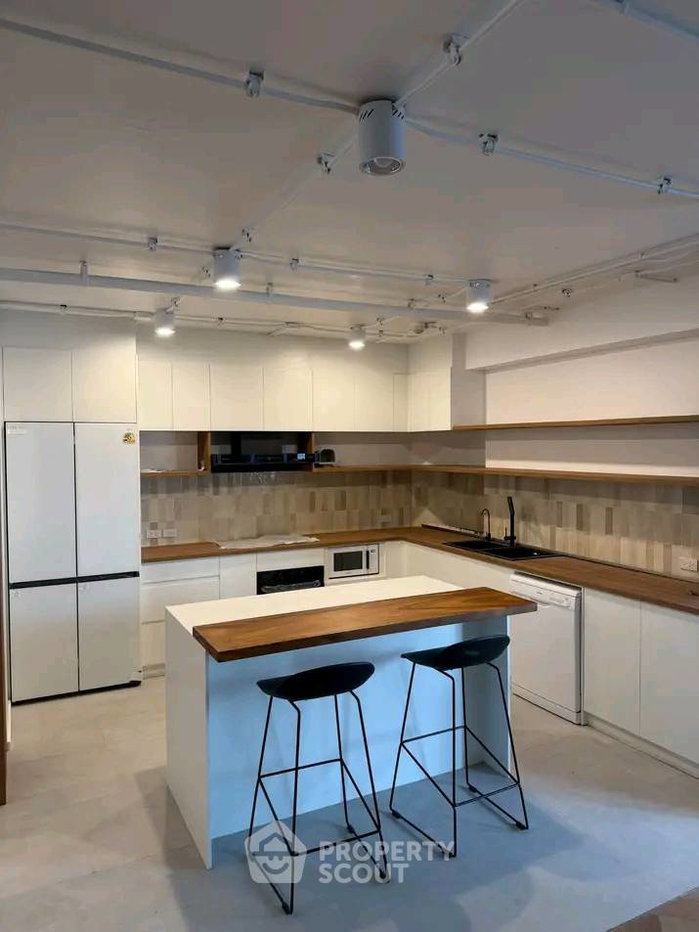 picture 3-BR Condo at Richmond Palace Condominium near BTS Phrom Phong (ID 2773560) - 8/8