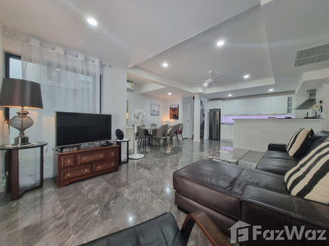 Golf Course View Villa with Private Pool in Kathu 1699728