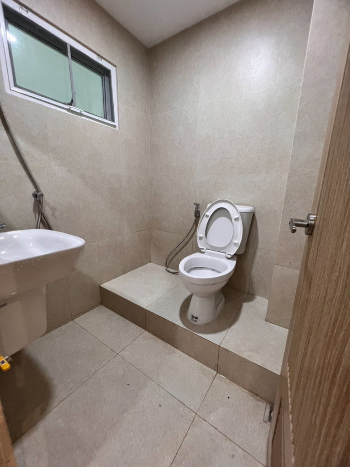 รูป 🎉 ขายทาวน์โฮม 2 ชั้น 🌟 ในซอยจรัญ 35 🌟 22.6 ตรว 🌟 รีโนเวทใหม่สไตล์มินิมอล 🏡 - รูปที่ 12/30