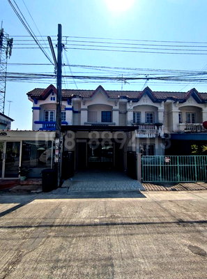 Townhouses for sale Bangkok : FOR SALE  TOWNHOUSE PROPERTY  2150000 BAHT.