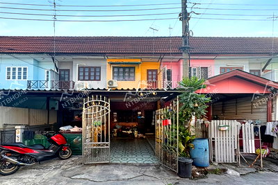 ทาวน์โฮม นนทบุรี : บัวทอง 4 บ้านกล้วย-ไทรน้อย ต่อเติมครบ ใกล้เซ็นทรัลเวสเกต