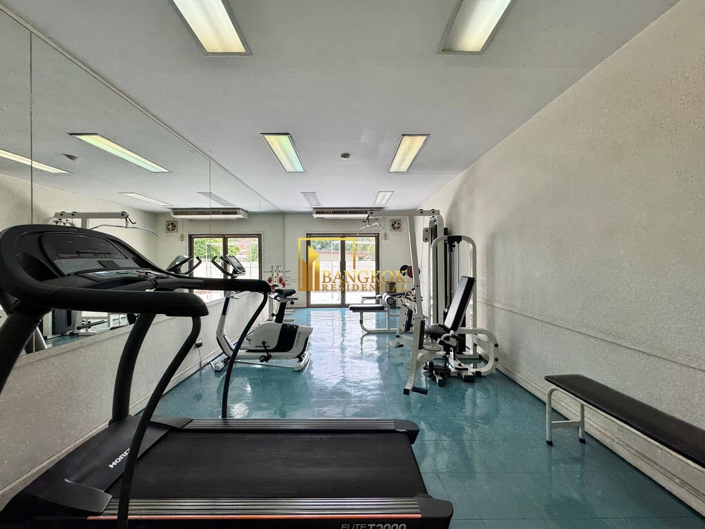 รูป Expansive 3 Bedroom Duplex Apartment in Phrom Phong Area - BR0119AP - รูปที่ 43/50