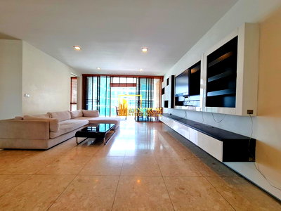 Condos for sale : Ficus Lane | Impressive 3 Bedroom Condo in Phra Khanong - BR15945CD