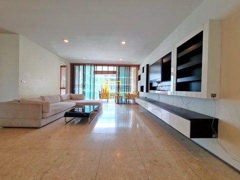 Ficus Lane | Impressive 3 Bedroom Condo in Phra Khanong - BR15945CD