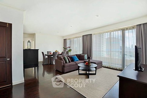 3-BR Condo at Ban Chao Phraya Condo near MRT Hua Lamphong (ID 513679)