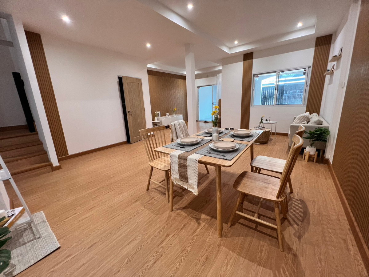 รูป 🏠 ทาวน์โฮม 2 ชั้น ใกล้ 🚇 MRT จรัญฯ 📍 ทำเลดี เข้าเมืองง่าย 🏘️  ✔️ รีโนเวทใหม่ทั้งหลัง สไตล์มินิมอล - รูปที่ 2/28