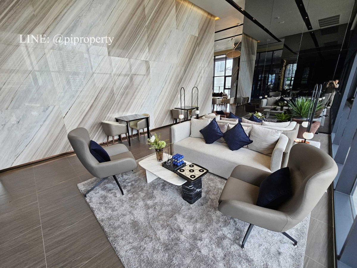 รูป ห้องพักพร้อมเฟอร์นิเจอร์ครบครันให้เช่า ในย่านสุขุมวิท - พระราม 4 พร้อมเข้าอยู่ได้ทันที - รูปที่ 27/34