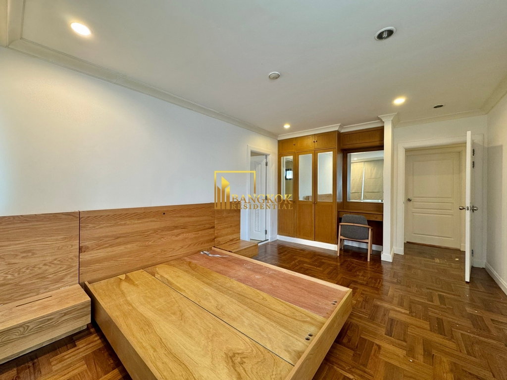 รูป Expansive 3 Bedroom Duplex Apartment in Phrom Phong Area - BR0119AP - รูปที่ 16/50