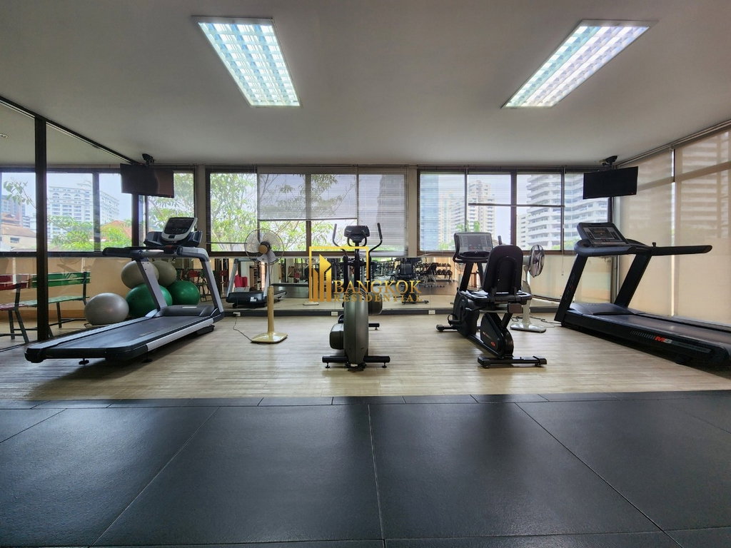 รูป Desirable 4 Bedroom Duplex Apartment in Phrom Phong Area - BR0452AP - รูปที่ 32/39