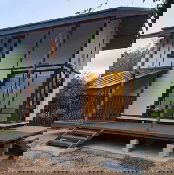 ขายบ้านสำเร็จรูป บ้านโมดูลาร์ สไตล์ loft 1 ห้องนอน 1ห้องน้ำ ระเบียง และมีบ้านสำหรับสัตว์เลี้ยง รับสร้างทั่วประเทศ