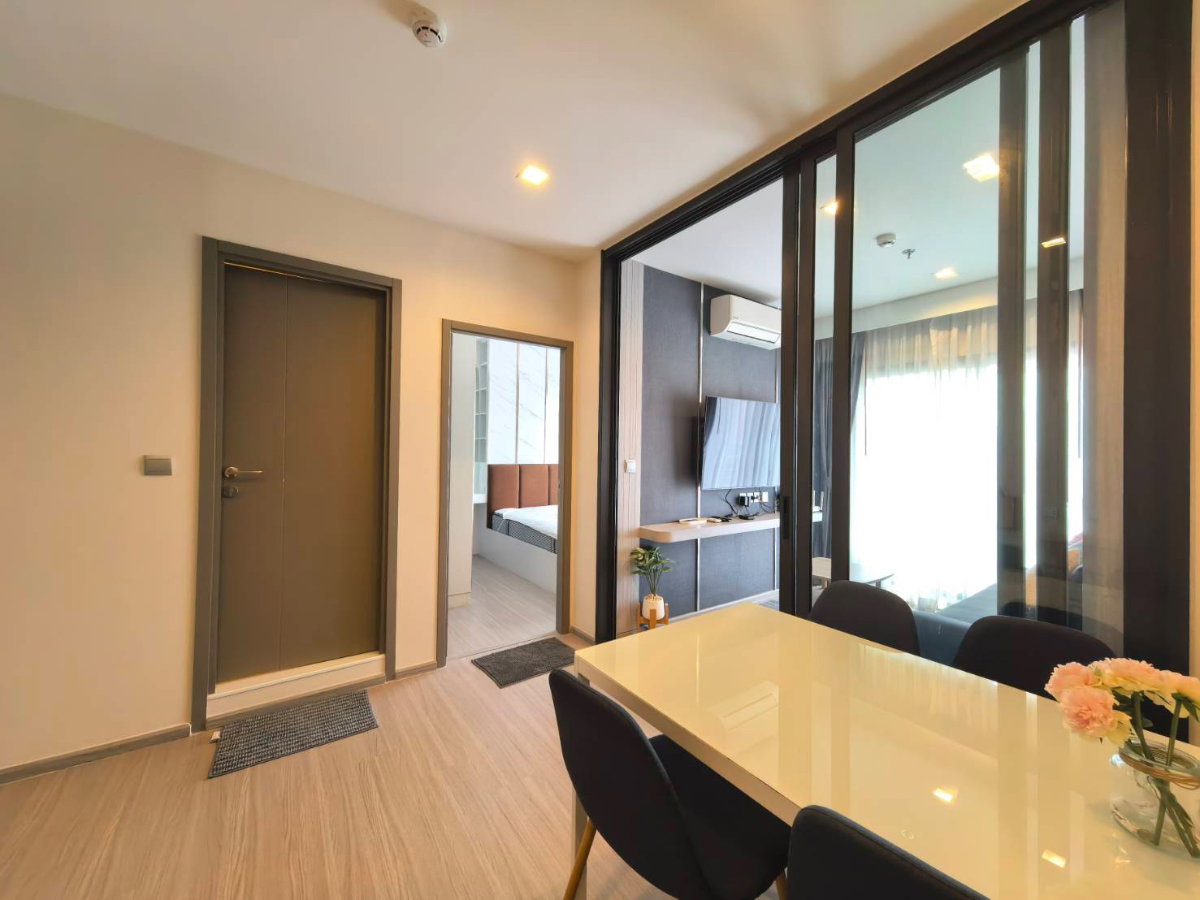 picture Built-in with unblock view, MRT by walk - Life Asoke Hype - 3/9