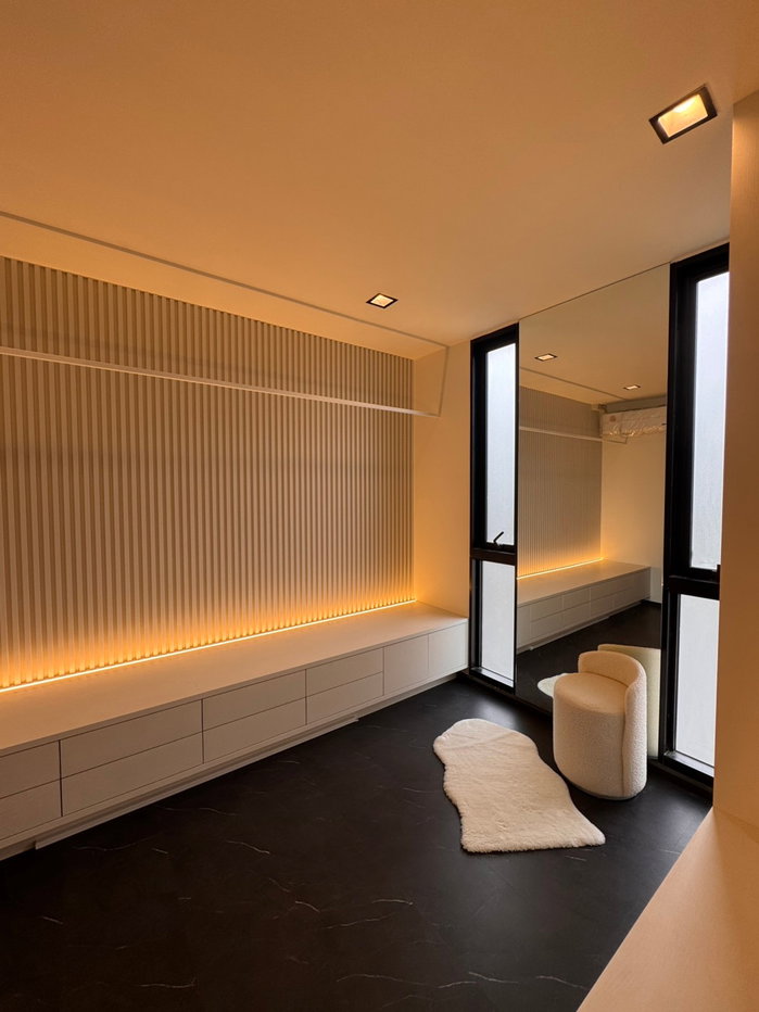 รูป R109 📣Luxury Townhome ใจกลางรัชดา – ห้วยขวาง ✨ ใกล้ MRT สุทธิสาร เพียง 15.9 ล้านบาท - รูปที่ 3/11