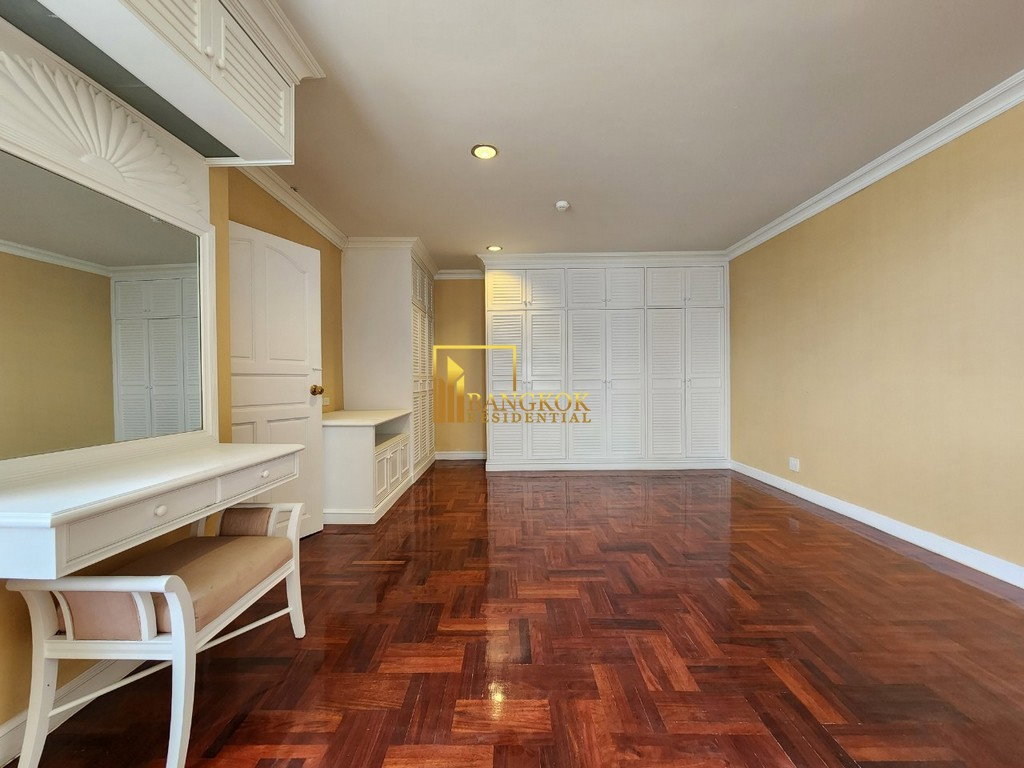 รูป Desirable 4 Bedroom Duplex Apartment in Phrom Phong Area - BR0452AP - รูปที่ 27/39